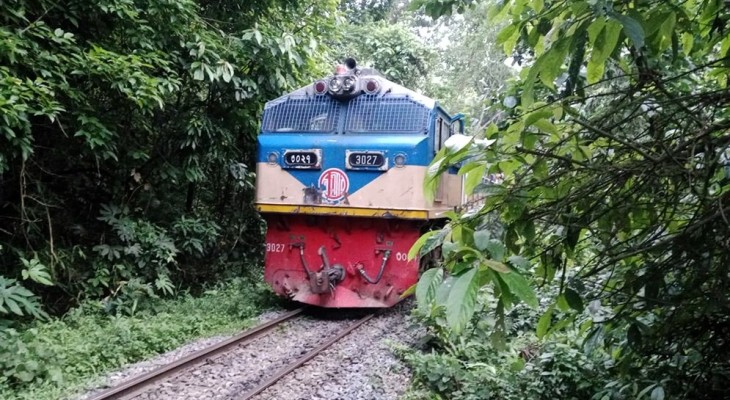 সাড়ে ৪ ঘণ্টা পর সিলেটের সঙ্গে সারা দেশের ট্রেন চলাচল স্বাভাবিক