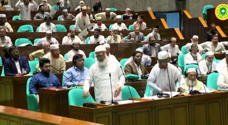 গণভোটের রায় বাস্তবায়ন না করার প্রতিবাদে সংসদ থেকে বিরোধী দলের ওয়াকআউট